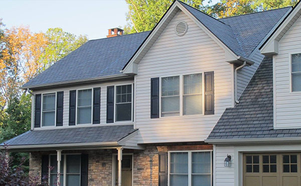 5 Signs It Is Time to Call a Roofing Contractor